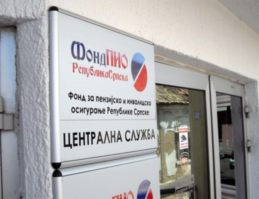 ПОЧЕЛА ИСПЛАТА ПЕНЗИЈА ЗА МАЈ